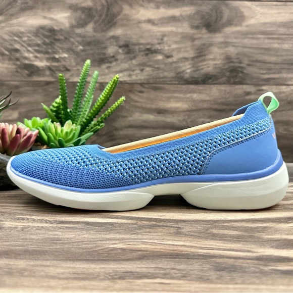 NIB Vionic Kallie Slip On Sneaker Flats Azure Knit Blue 8M - Picture 6 of 12